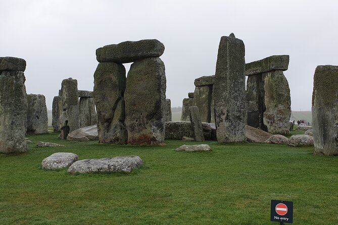 Stonehenge & Bath Private driverTours - The morning drive to Stonehenge and Woodhenge