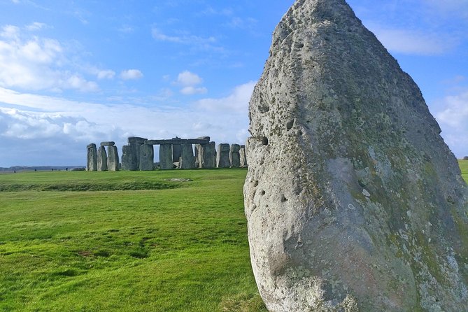 Stonehenge Half-Day luxury guided tour from Bath for 2-8 - Leaving Bath at 8:30 or 9:00