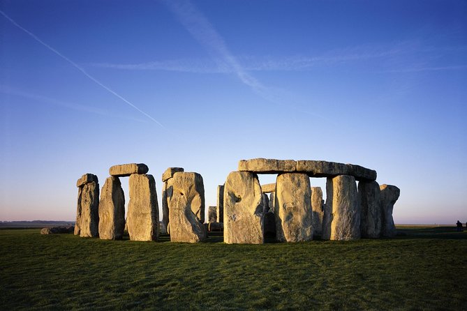 Stonehenge Half Day Tour with Entry and Extra Time - Getting to the right coach at Victoria