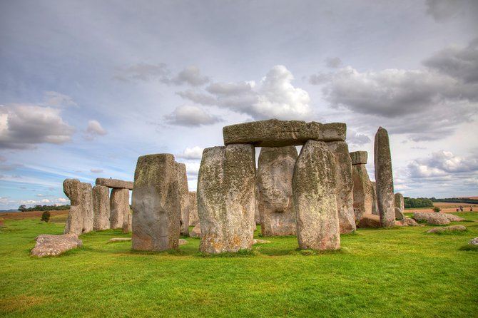 Stonehenge Morning Half-Day Tour from London Including Admission - Reaching the visitor centre