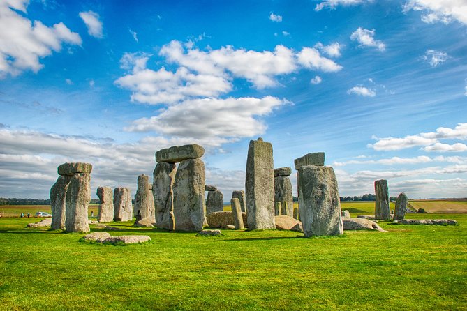 Stonehenge Morning Half-Day Tour from London Including Admission - The guides and how much commentary to expect