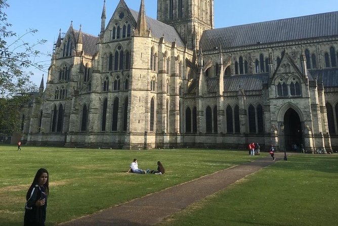Stonehenge & Salisbury Cathedral: Private Day Trip from London - Amesbury and Salisbury Plain: history between the major stops