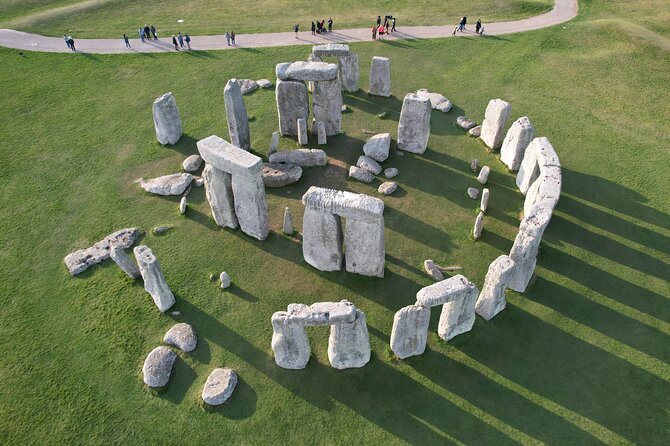 Stonehenge & Salisbury Cathedral: Private Day Trip from London - Avebury Manor and Woodhenge