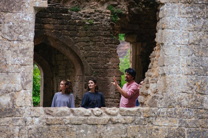 'Stonehenge & Secret England' from Bath for 2-8 curious adventurers - Ruins, churches, and literary England