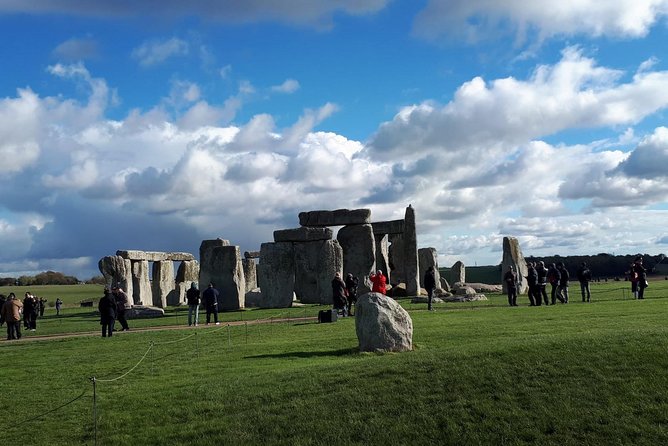 Stonehenge Shuttle Bus from London with Optional Fish & Chips - The long road from Victoria to Salisbury Plain