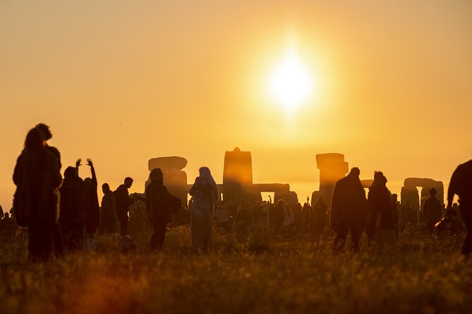 Stonehenge Summer Solstice Tour from London: Sunset or Sunrise Viewing - Guiding quality can shape the whole day