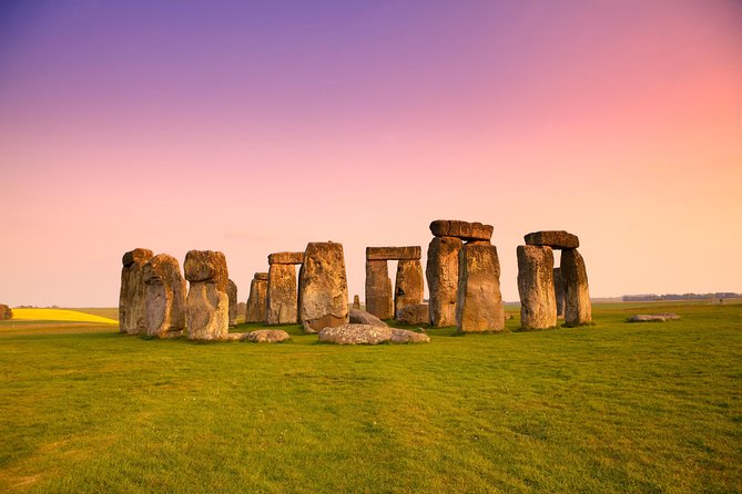 Stonehenge Tour via Winchester: LDN or Southampton - Two hours among the stones