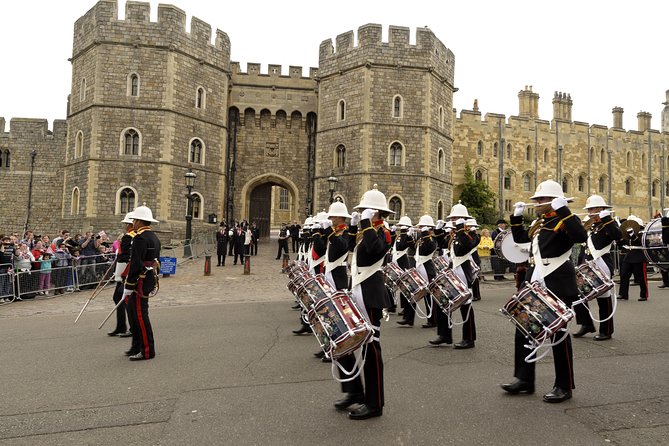 Stonehenge, Windsor Castle and Bath Full Day Guided Tour - What the $123.44 price really buys