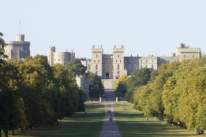 Stonehenge, Windsor Castle and Bath with Pub Lunch in Lacock - What the guides add to a very full day
