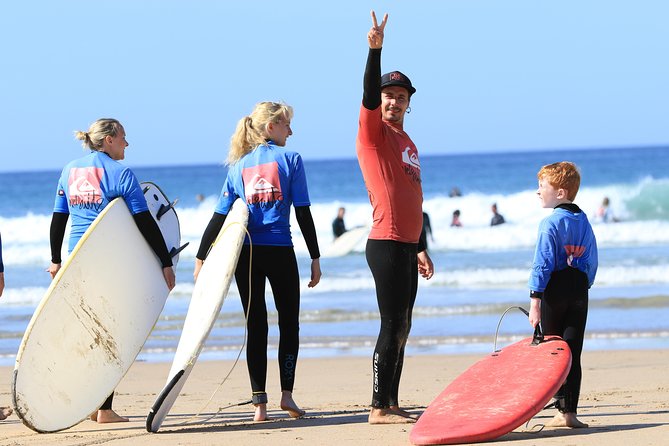 Surf Lesson - Catching a wave and trying to stand