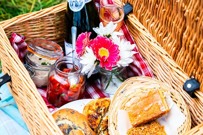 Sussex Vineyard & Winery Bus Tour on Iconic Vintage London Bus - Who will enjoy this Sussex wine day