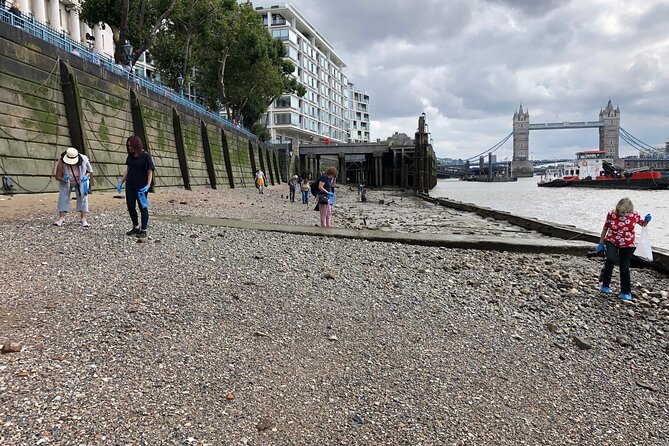 Thames Beachcombing - Meeting the guide and getting ready