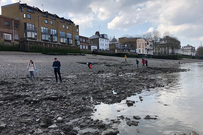 Thames Beachcombing - What to wear and bring