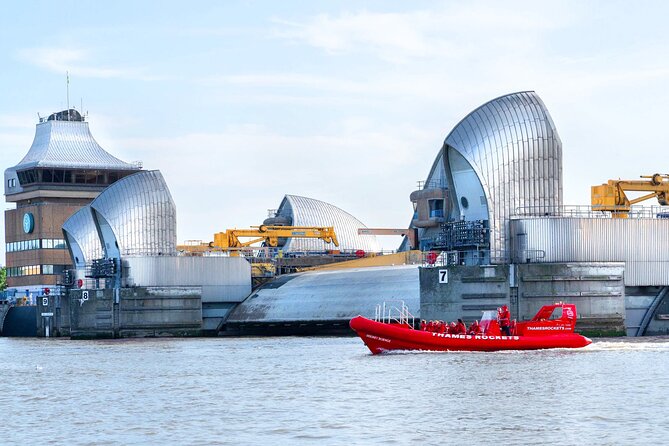 Thames High-Speed Zone Speedboat in London - Greenwich gives you one short pause