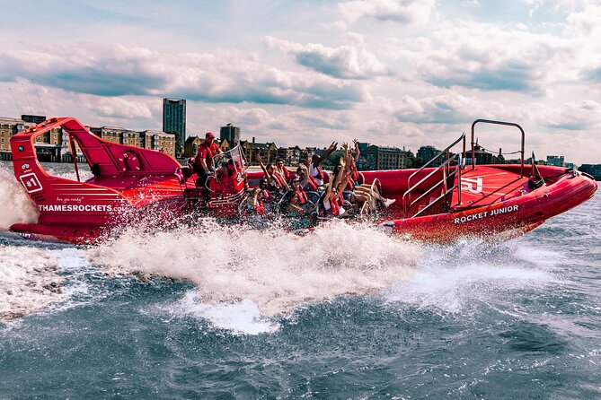Thames High-Speed Zone Speedboat in London - The O2 and Canary Wharf at speed