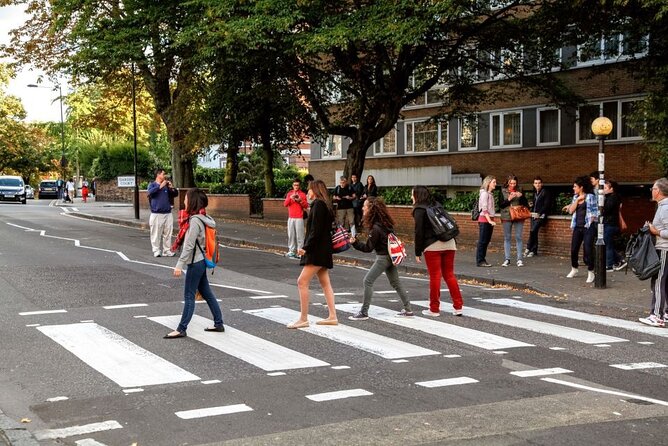 The Beatles London Walk - Abbey Road crossing and studio area