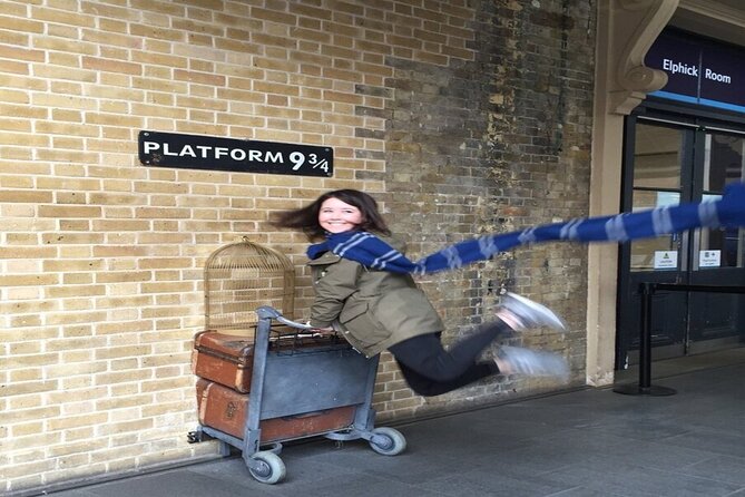 The Best Harry Potter Tour & The London Dungeons - Borough Market and the route toward London Bridge