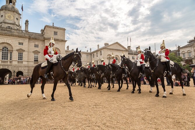 The Changing of the Guard Tour and Buckingham Palace - Watching the King’s Horse Guards at Horse Guards Parade