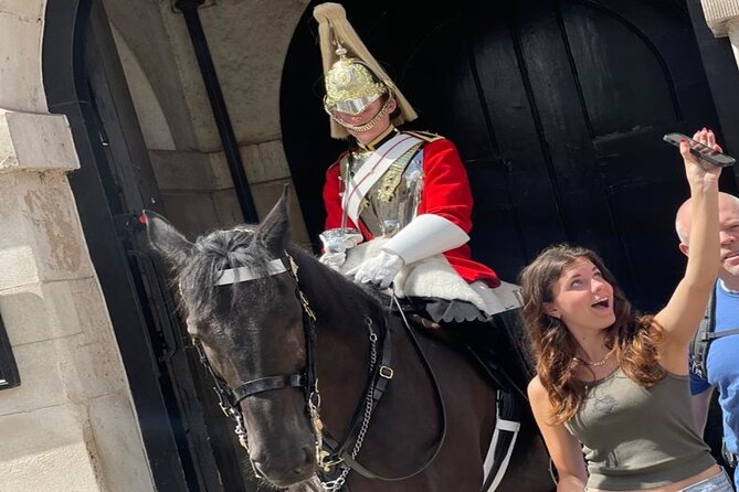 The Changing of the Guard Tour and Buckingham Palace - A calm walk through St. James’s Royal Park
