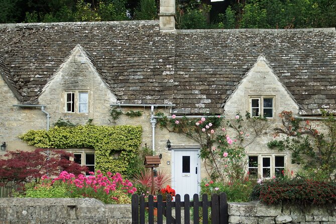 The Cotswolds Tour From Bath (Small group) - Riding the 14-seat minicoach