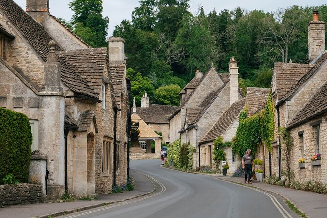 The 'Hidden Cotswolds' Shared Tour from Bath for 2-8 people - Malmesbury and its medieval abbey