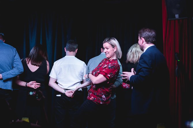 The House Magicians Comedy Magic Shows - Pizza, prosecco, and the pub setting