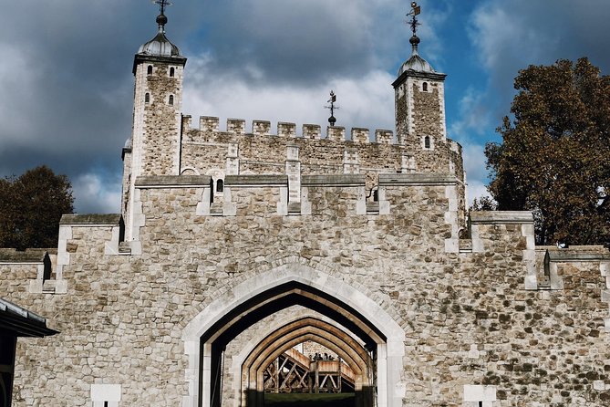 The Old City of London - Exclusive Guided Walking Tour - Why the guide matters on this route