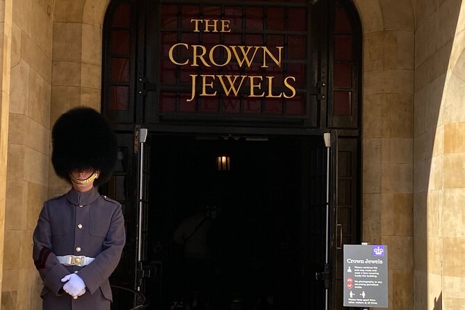 The Tower of London - Small Group Tour with a Local Expert - Pacing, weather, and the amount of walking