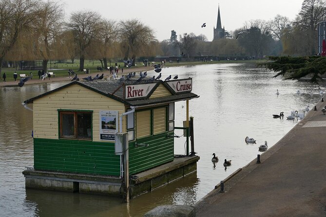 The WalkTalkShow.co.uk - Guided Tour of Stratford upon Avon - Starting beside the Royal Shakespeare Theatre