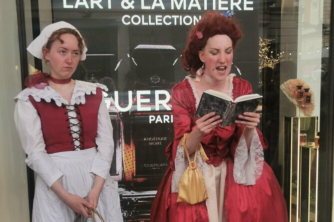 Theatrical Walking Tour with Harlots, Strumpets and Tarts - The gin finale at Bull Inn Court