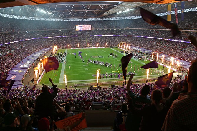 Tour of Wembley Stadium in London - Guides who keep the tour moving