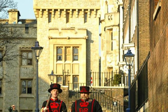 Tower of London and Crown Jewels Exhibition Ticket - Seeing the Crown Jewels