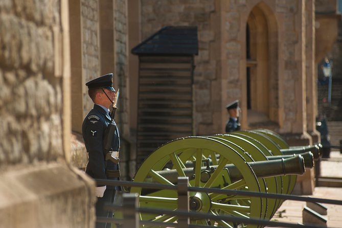 Tower of London: Crown Jewels & Beefeater Opening Ceremony - The Thames cruise toward Buckingham Palace