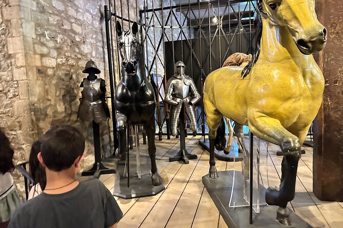 Tower of London for kids & families Private Guided Tour with pre-booked Tickets - Mint Street, the Royal Beasts, and the ravens