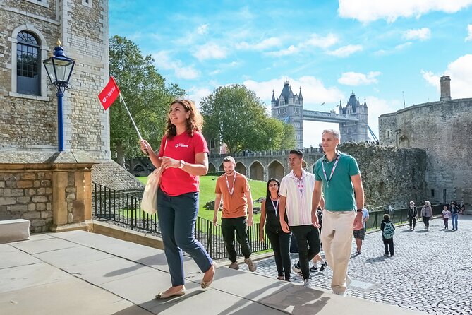 Tower of London: Guided Tour with Thames River Cruise - The Crown Jewels: 30 minutes of royal spectacle