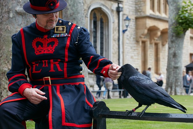 Tower of London with London Hop-On Hop-Off Tour and River Cruise - How to plan around London traffic