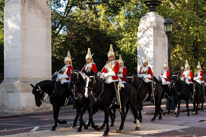 Unforgettable London: Bespoke 9-Hour Walking Private Tour - Buckingham Palace and the royal opening