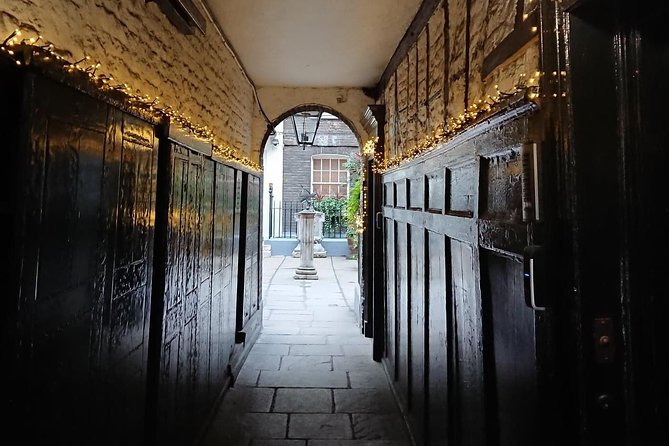 Unique London Walk: Secrets of Mayfair - Private Tour - Mayfair’s Shopping Streets and Victorian Details