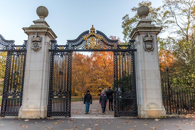 Unique London Walk: Secrets of Mayfair - Private Tour - Walking, Weather, and Daily Timing