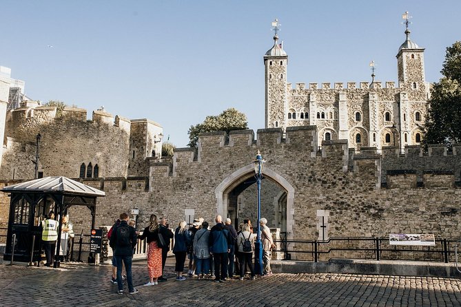 VIP Early Access Opening Ceremony Tower of London & River Cruise - Walking the Tower Walls and Edward I’s bedroom