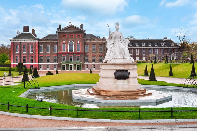 VIP Kensington Palace Gardens Tour & Royal Tea Crown Experience - Kensington Gardens and the walk to the Sunken Garden