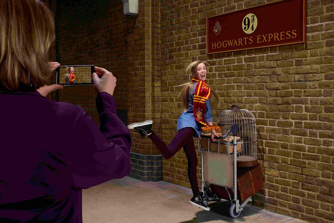 Warner Bros. Studio Tour London - The Making of Harry Potter and Oxford Day Trip - Leaving Gloucester Road at 7:30 am