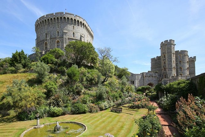 Windsor Castle Private Tour in Executive Vehicle With Admission - What the $444.83 price really buys