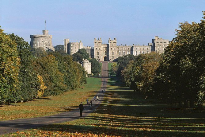 Windsor, Stonehenge and Bath Day Trip from London Spanish - The guide can shape the entire day