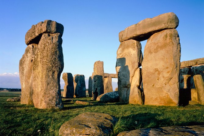 Windsor, Stonehenge and Bath Day Trip from London Spanish - What the $123.44 price really buys you